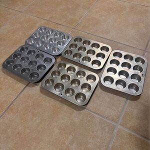 5 mini muffin Tins
